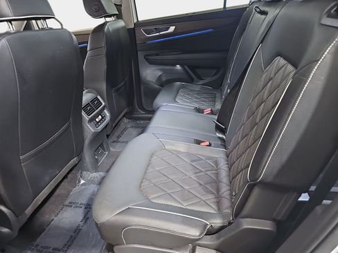 Used 2024 Volkswagen Atlas SEL Premium R-Line AWD/4WD image 17