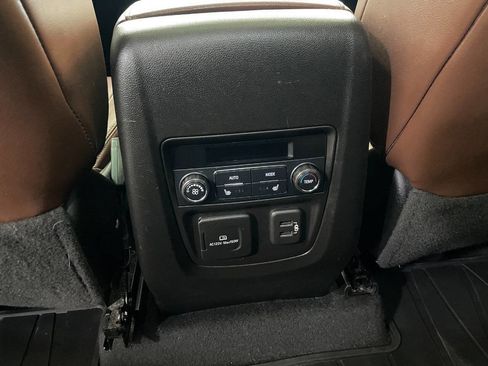 Used 2018 Buick Enclave Avenir w/ Avenir Technology Package image 24