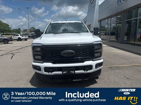 Used 2026 Ford F250 Lariat w/ Black Appearance Package AWD/4WD image 2