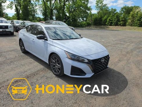 Used 2023 Nissan Altima 2.0 SR FWD image 1