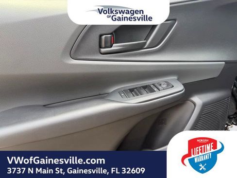 Used 2025 Toyota Prius LE FWD image 15