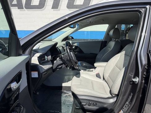 Used 2018 Kia Niro EX Premium FWD image 9
