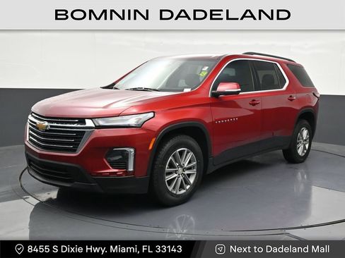 Used 2024 Chevrolet Traverse LT FWD image 1