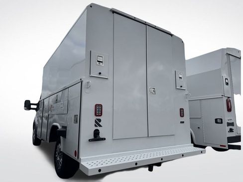 New 2026 Ford Transit 350 RWD image 6