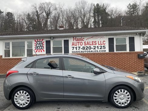 Used 2016 Hyundai Elantra GT image 4