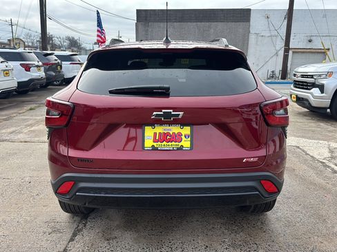 Used 2025 Chevrolet Trax RS w/ Driver Confidence Package image 6