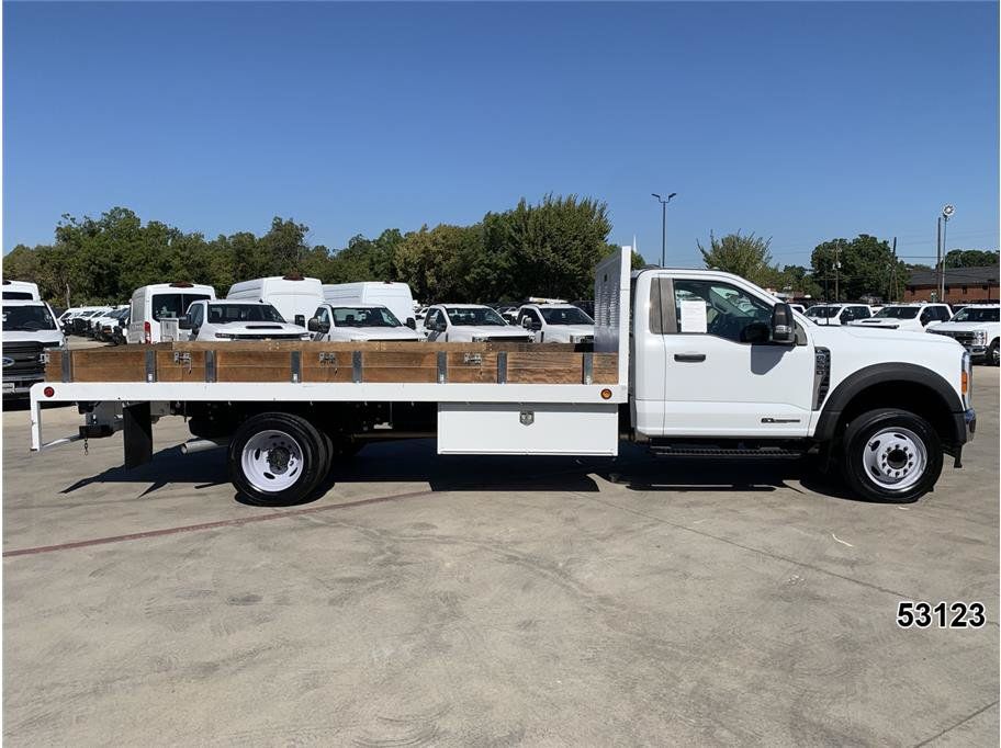 Used 2023 Ford F550 Luxury RWD image 5