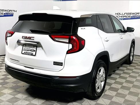 Used 2024 GMC Terrain SLE FWD image 9