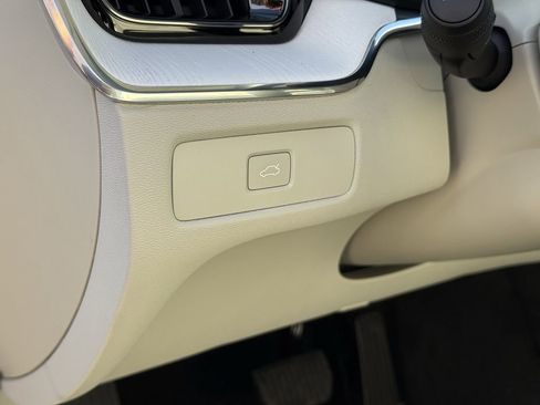 New 2026 Volvo XC60 B5 Ultra w/ Protection Package Premier image 22