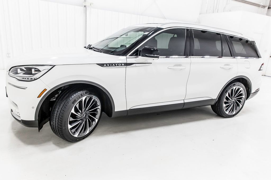 Used 2020 Lincoln Aviator Reserve w/ Equipment Group 202A AWD/4WD image 4