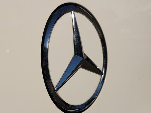 Used 2023 Mercedes-Benz EQB 300 300 image 10