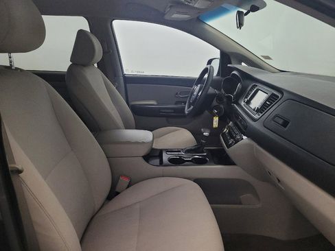Used 2019 Kia Sedona LX FWD image 21