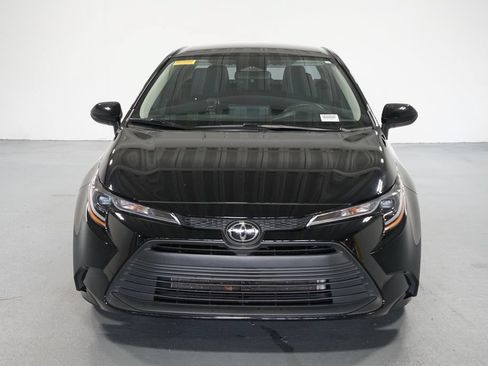 Certified 2025 Toyota Corolla LE FWD image 2