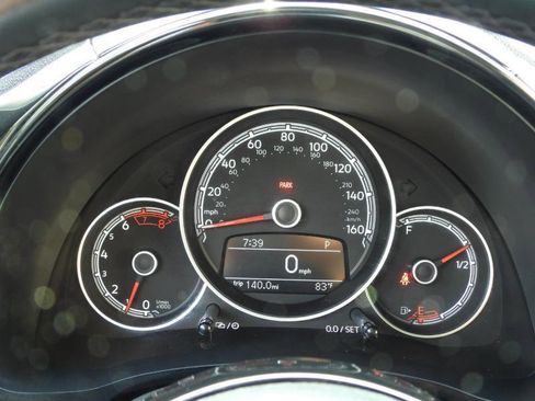 Used 2018 Volkswagen Beetle 2.0T FWD image 50