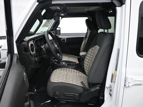 New 2026 Jeep Gladiator Sport AWD/4WD image 24