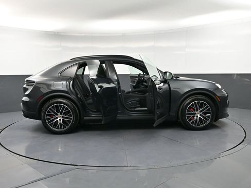 New 2026 Porsche Macan 4S Electric AWD/4WD image 36