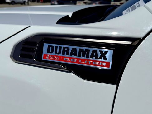 Used 2024 GMC Sierra 2500 AT4X w/ AT4X AEV Edition image 3