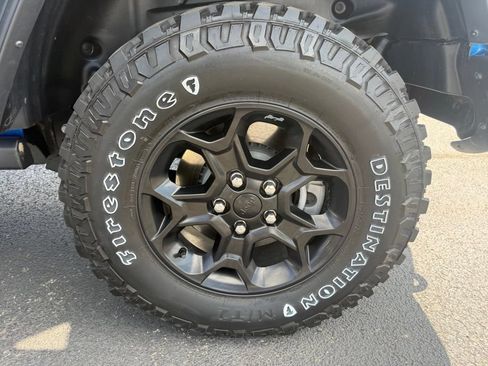 Used 2023 Jeep Wrangler Unlimited w/ Cold Weather Group AWD/4WD image 37