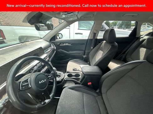 Certified 2025 Kia Seltos S AWD/4WD image 8