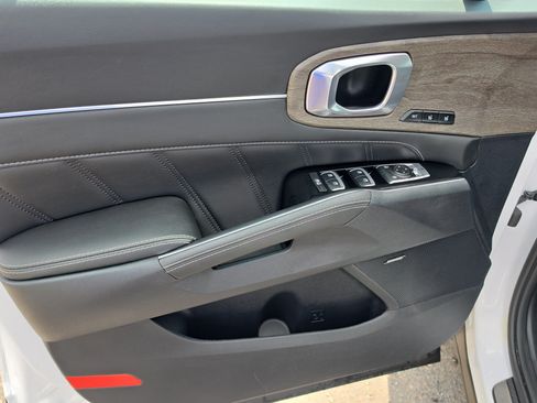 Certified 2023 Kia Sorento SX Prestige AWD/4WD image 18