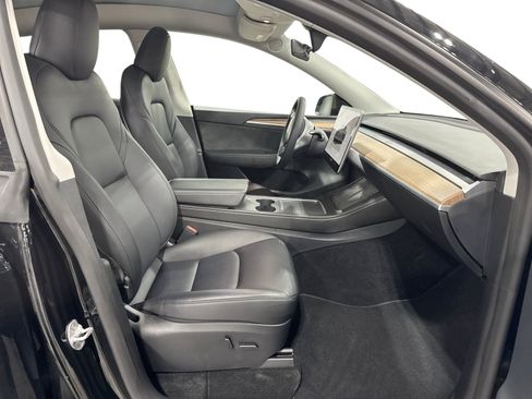 Certified 2023 Tesla Model Y Long Range AWD/4WD image 13
