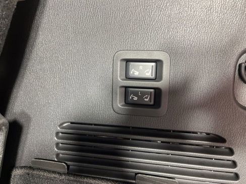 Used 2024 Nissan Armada Platinum w/ Captain's Chairs Package image 55