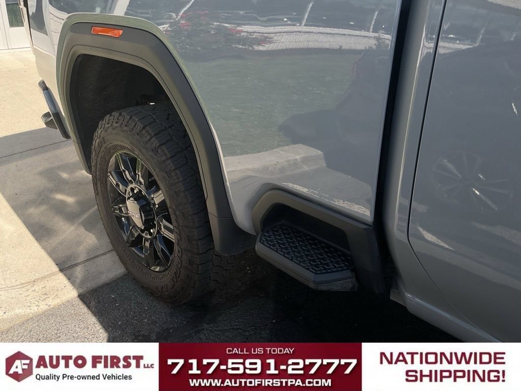 Used 2025 GMC Sierra 2500 AT4 AWD/4WD image 4