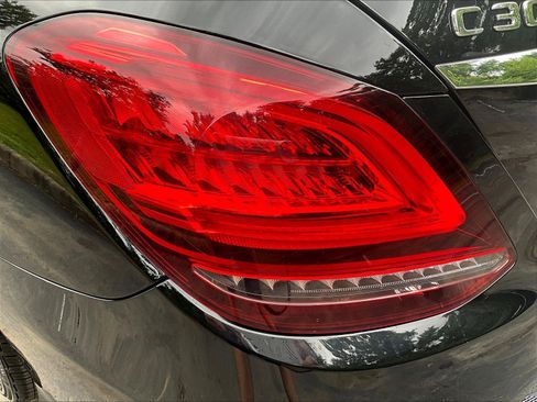 Used 2019 Mercedes-Benz C 300 4MATIC Sedan image 23