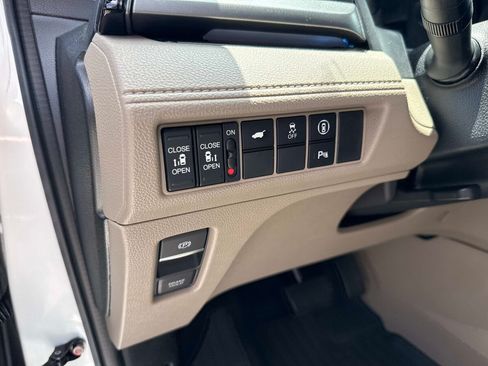Used 2024 Honda Odyssey Touring image 19