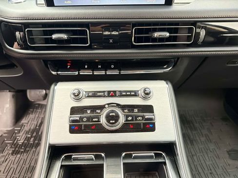 Used 2023 Lincoln Aviator AWD w/ Premium Package image 27