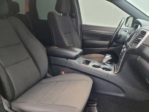 Used 2021 Jeep Grand Cherokee Laredo image 21