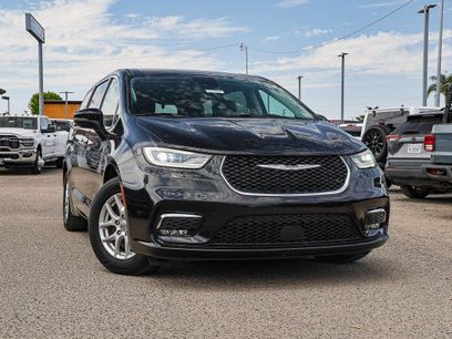 Used 2023 Chrysler Pacifica Touring-L