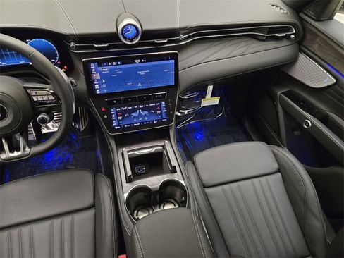 New 2025 Maserati Grecale Modena image 18