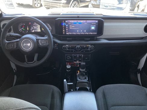 Used 2024 Jeep Wrangler Unlimited AWD/4WD image 23