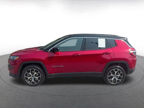 Used 2025 Jeep Compass Limited AWD/4WD image 9
