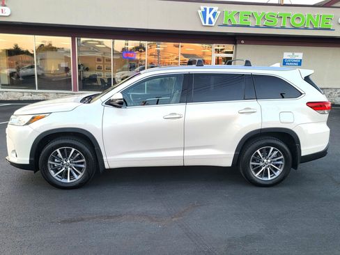 Used 2018 Toyota Highlander XLE image 8