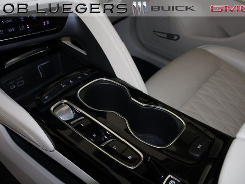 Used 2022 Buick Envision Avenir w/ Technology Package II FWD image 24