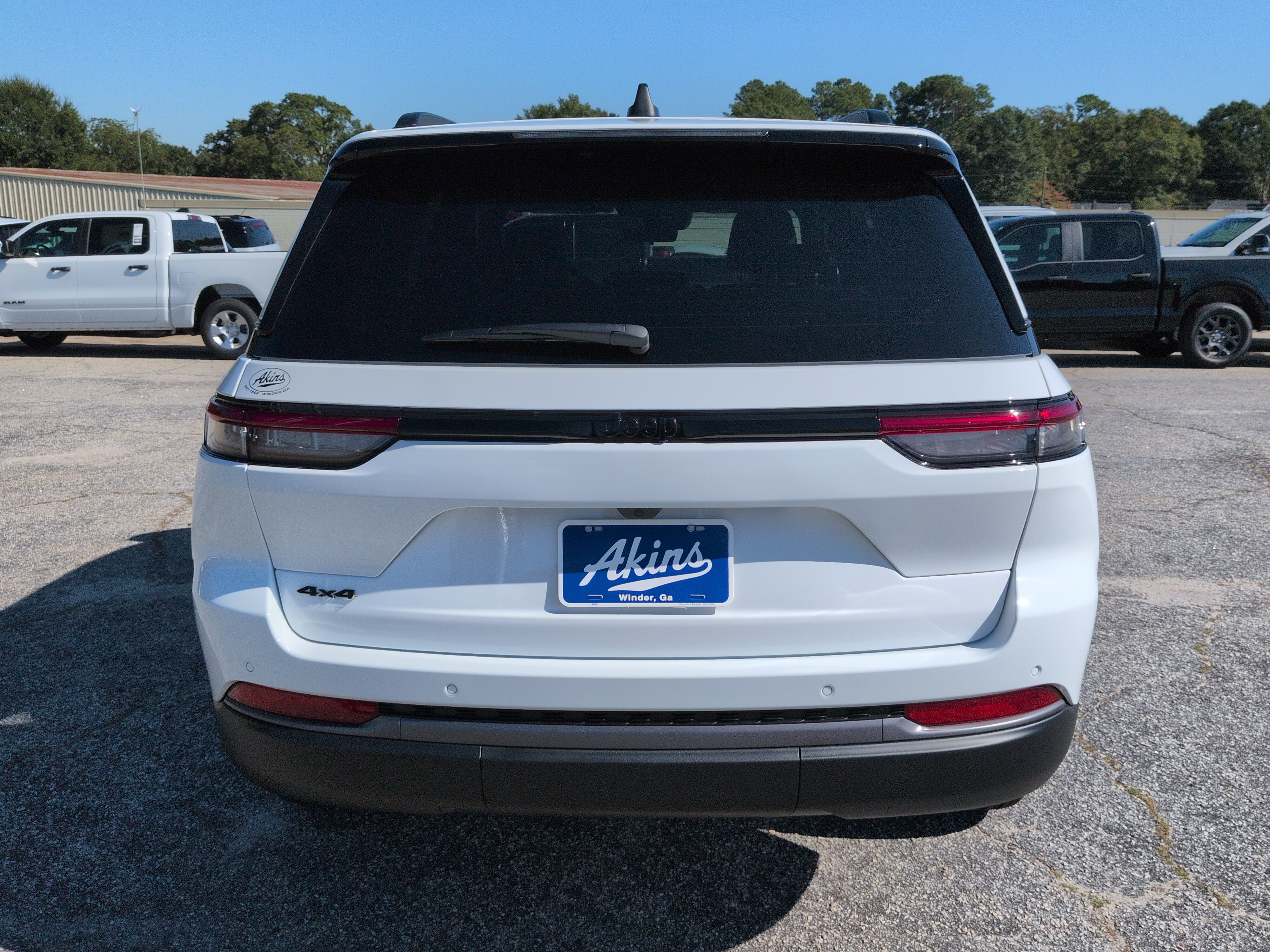 New 2026 Jeep Grand Cherokee Altitude AWD/4WD image 4