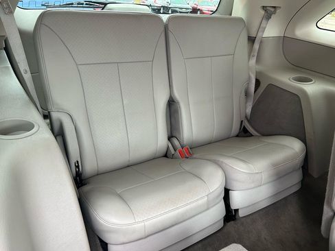 Used 2007 Chrysler Pacifica Limited image 13