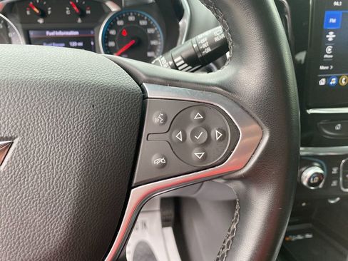 Used 2023 Chevrolet Traverse LT image 17