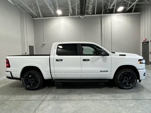 New 2026 RAM 1500 Big Horn AWD/4WD image 5
