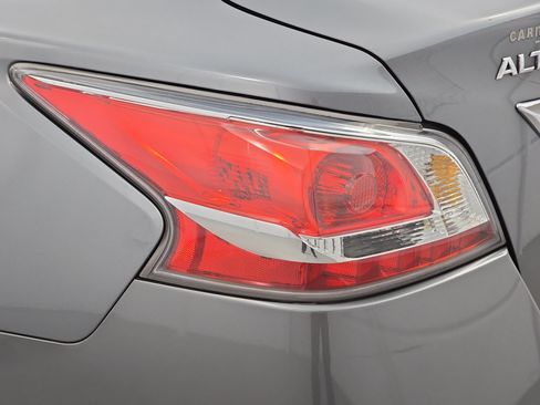 Used 2015 Nissan Altima 2.5 S w/ Power Driver Seat Package FWD image 31