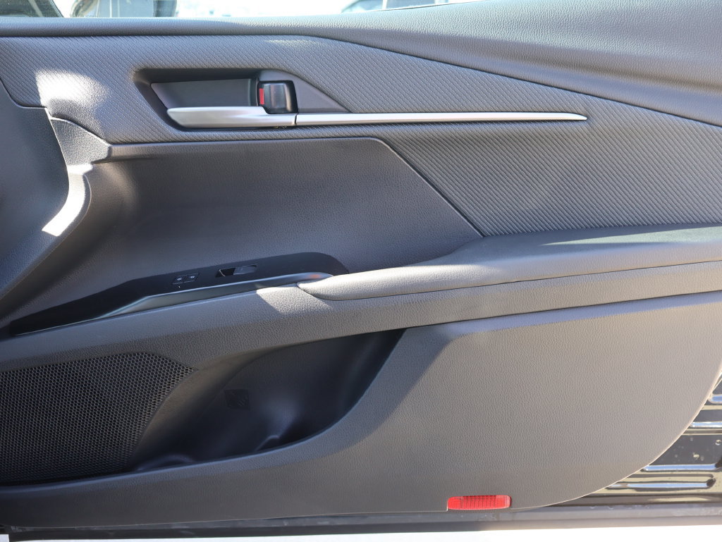 Used 2026 Toyota Camry SE FWD image 7