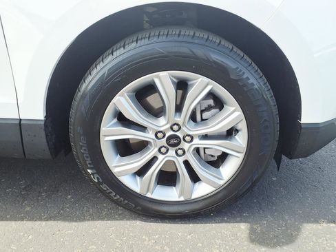 Certified 2024 Ford Edge Titanium AWD/4WD image 9