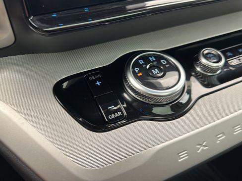 Used 2025 Ford Expedition Active AWD/4WD image 20