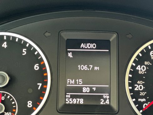 Used 2017 Volkswagen Tiguan S FWD image 30