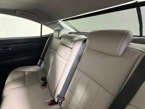 Used 2016 Lexus ES 350 w/ Luxury Package w/Wood Trim FWD image 21
