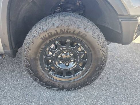 Certified 2024 GMC Sierra 1500 AT4X w/ AT4X AEV Edition image 4