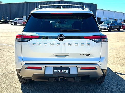 Used 2023 Nissan Pathfinder Platinum image 7