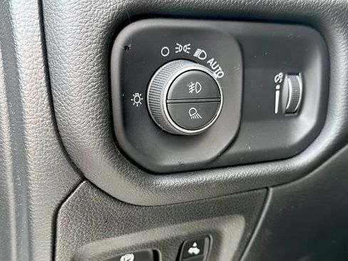 Used 2023 RAM 1500 Big Horn AWD/4WD image 25